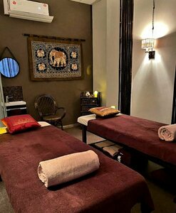 Katta dumba vilkasi bilan aylanib yurish