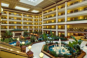 Гостиница Embassy Suites by Hilton Lexington/UK Coldstream
