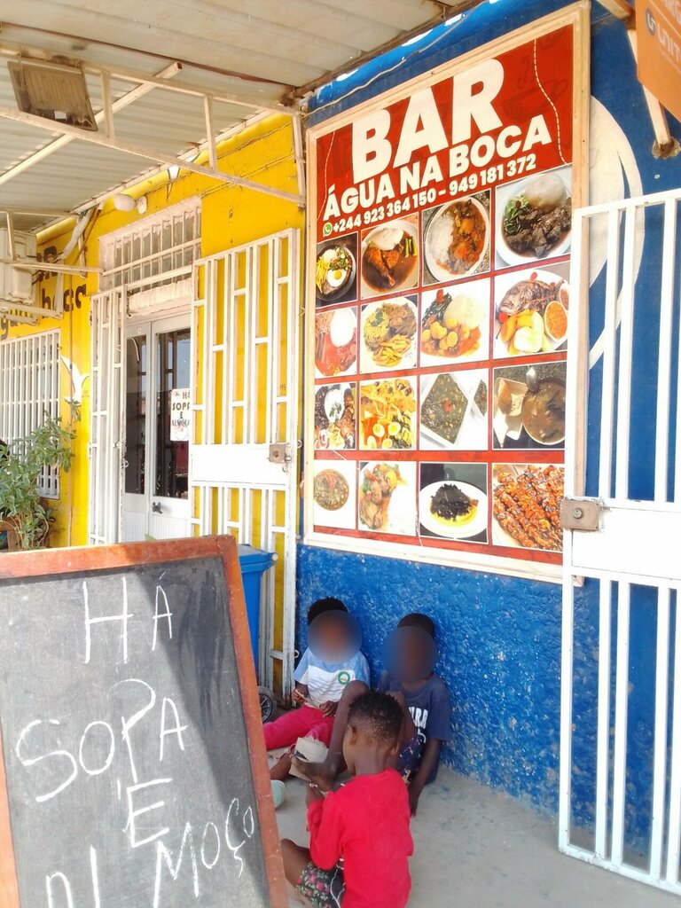 Cafe Bar, Loanda, photo