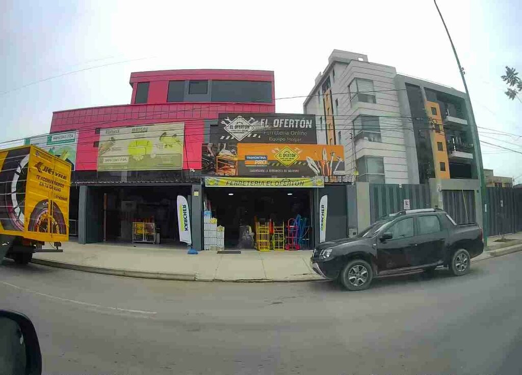 Hardware store El Oferton Hardware Store, Cochabamba, photo