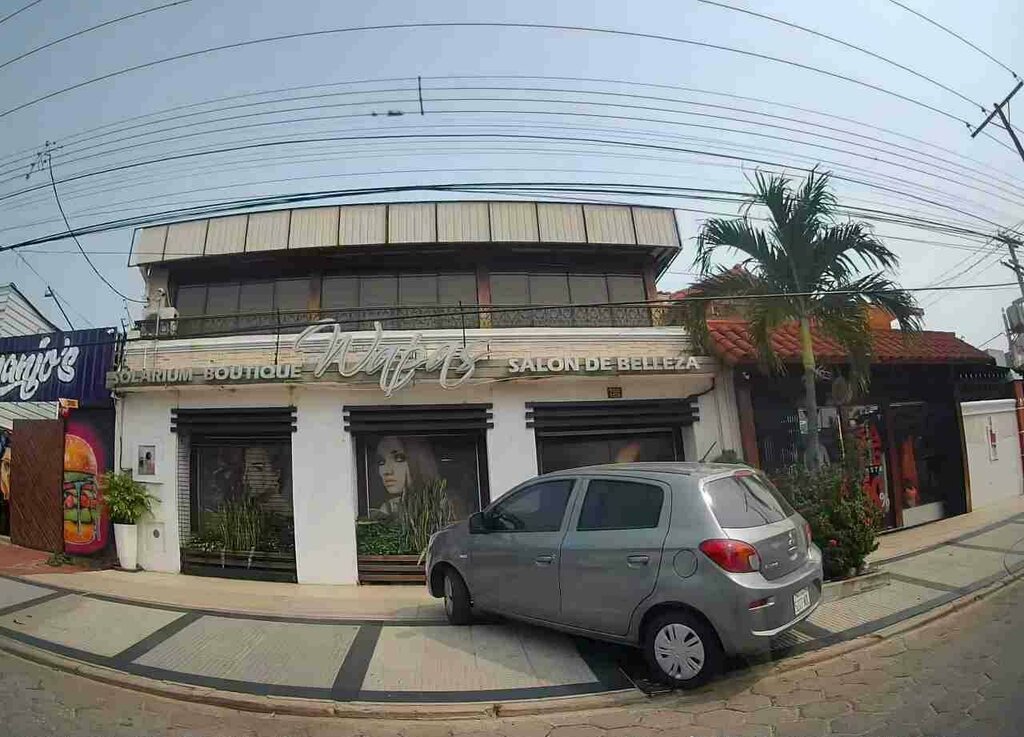 Beauty salon Wapa's, Santa Cruz de la Sierra, photo