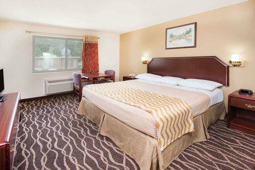 Гостиница Travelodge by Wyndham Terre Haute в Терр Хоте