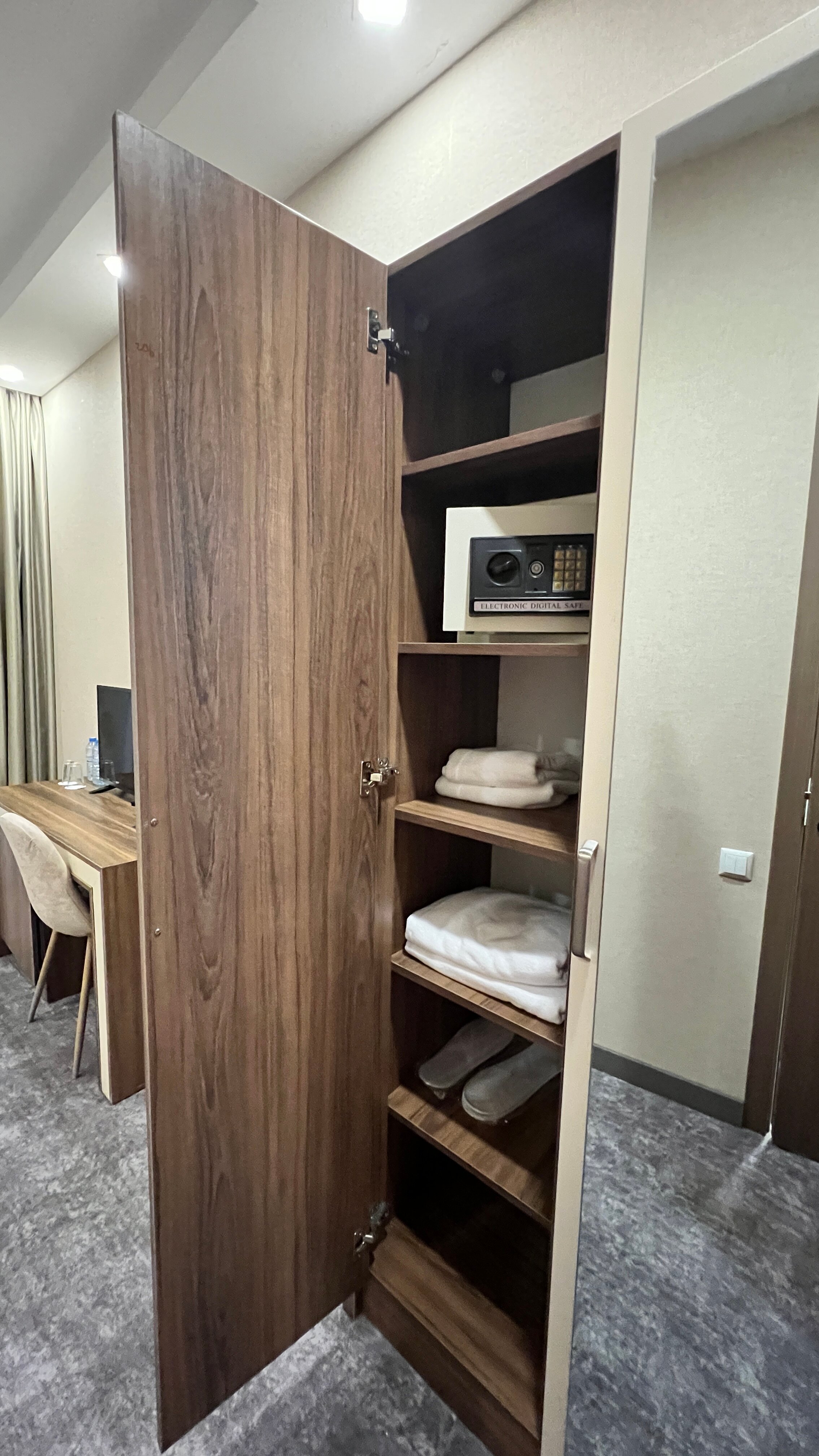 Фото Aniko Hotel