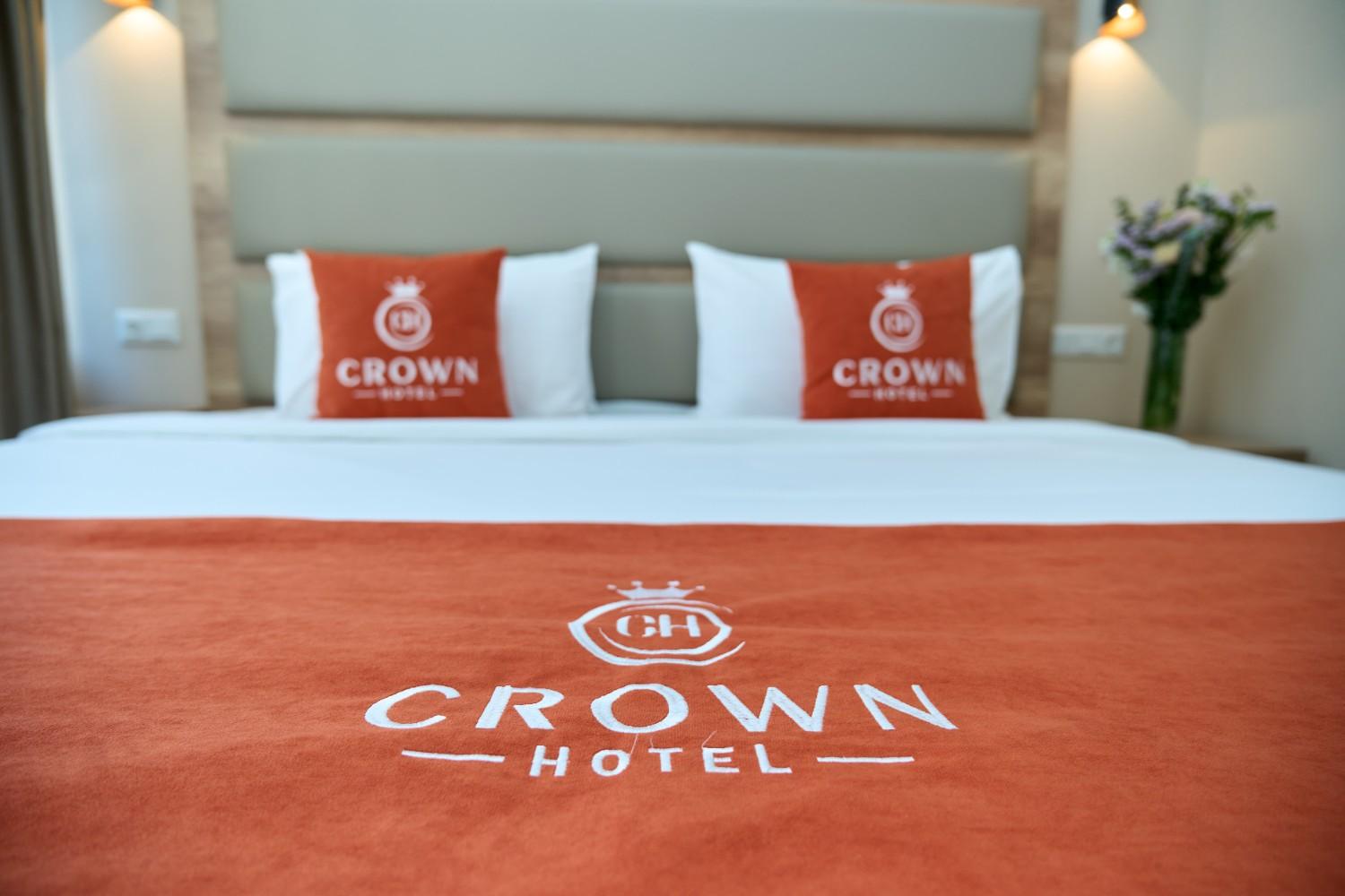 Фото Crown Hotel