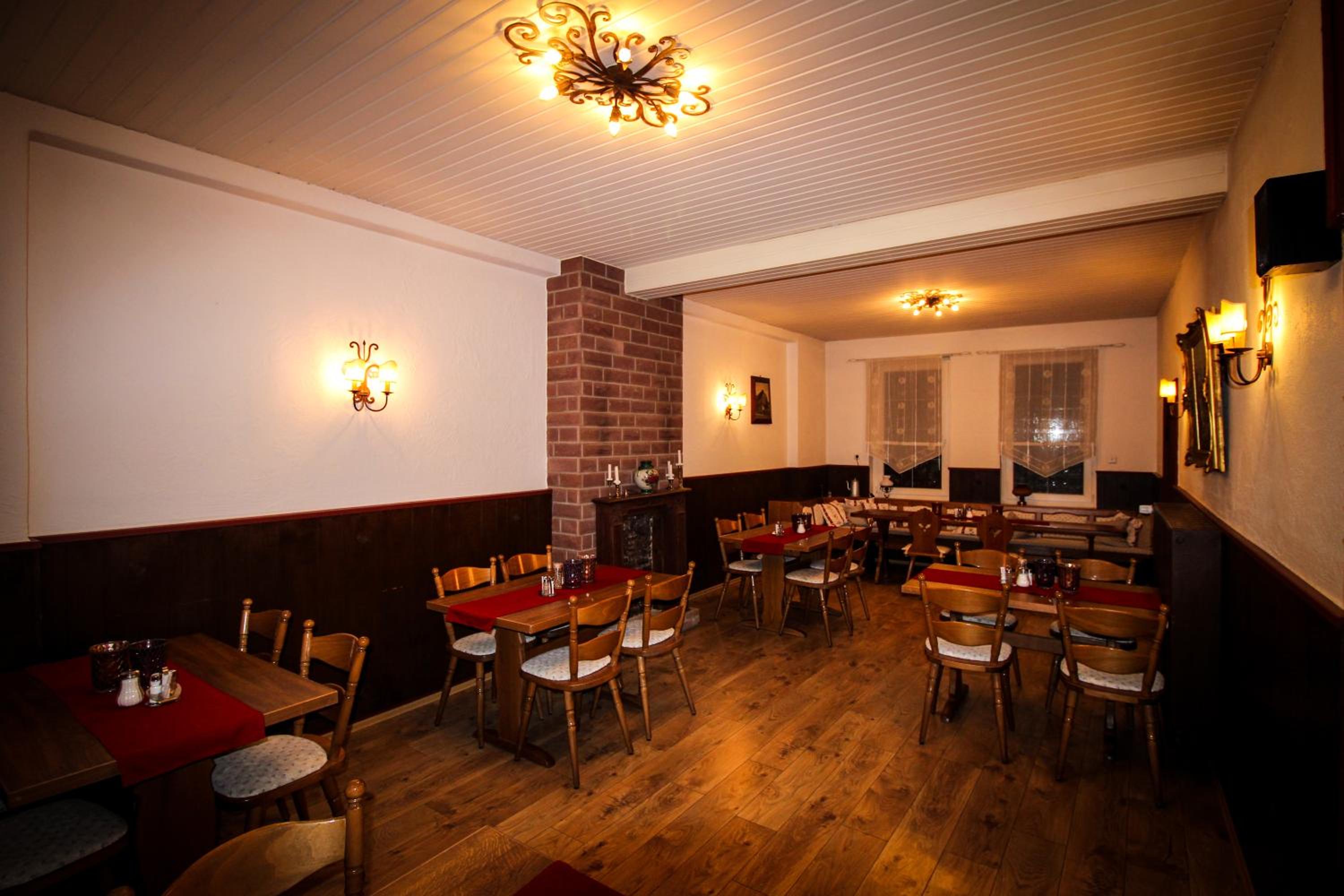 Фото Hotel und Restaurant Zum Löwen