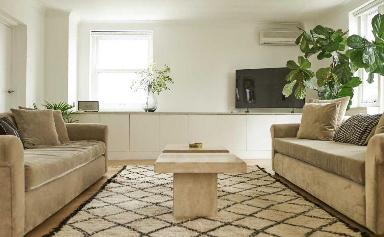 Фото Europa House Apartments