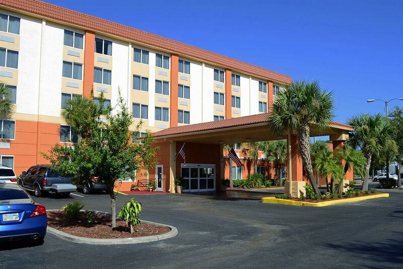 Гостиница Comfort Inn St Petersburg North в Сент-Питерсберге
