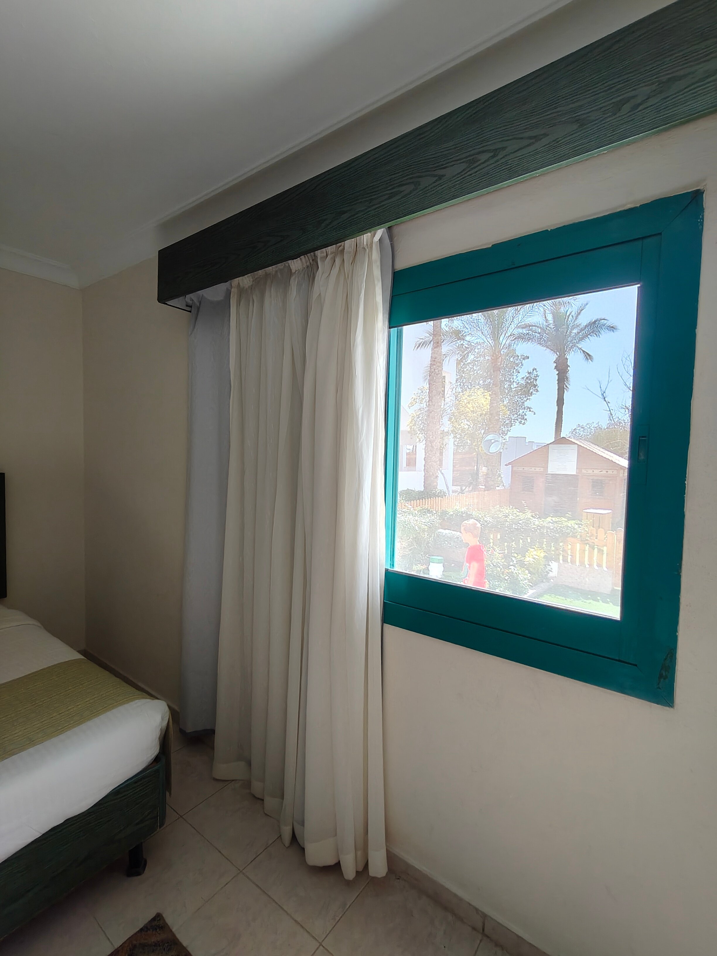 Фото Falcon Hills Hotel