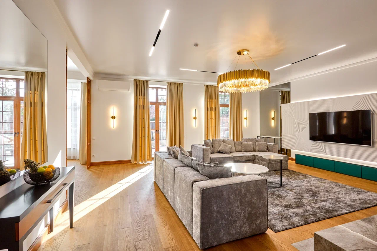 Фото Монополь