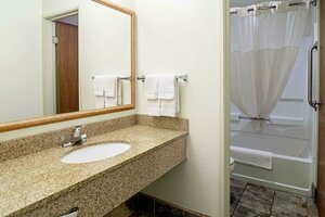 Гостиница Quality Inn Aberdeen