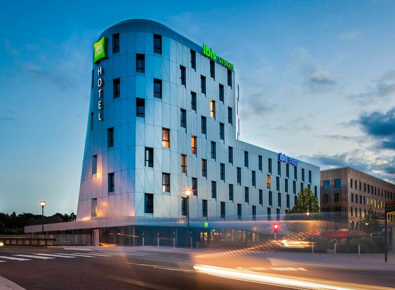 Гостиница Ibis Styles Clermont Ferrand Le Brezet Aeroport в Клермон-Ферране