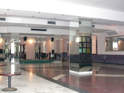 Внешний вид отеля Hotel Excelsior в Латине, фото 3