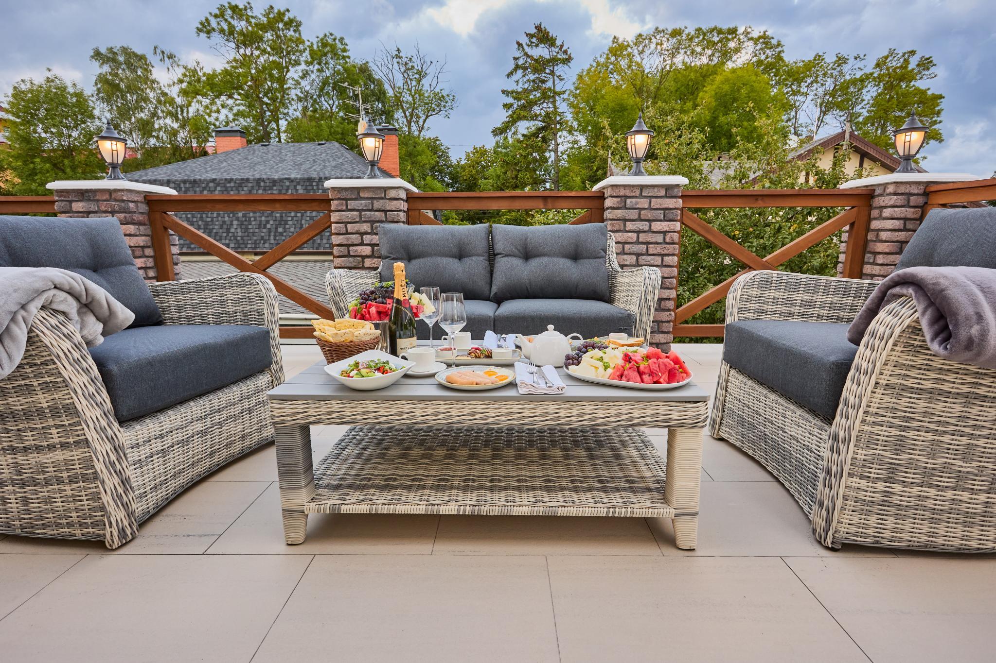 Фото Монополь