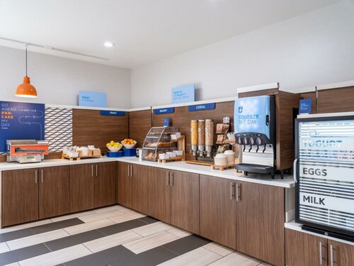 Гостиница Holiday Inn Express Hotel & Suites Lodi, an Ihg Hotel в Лодае