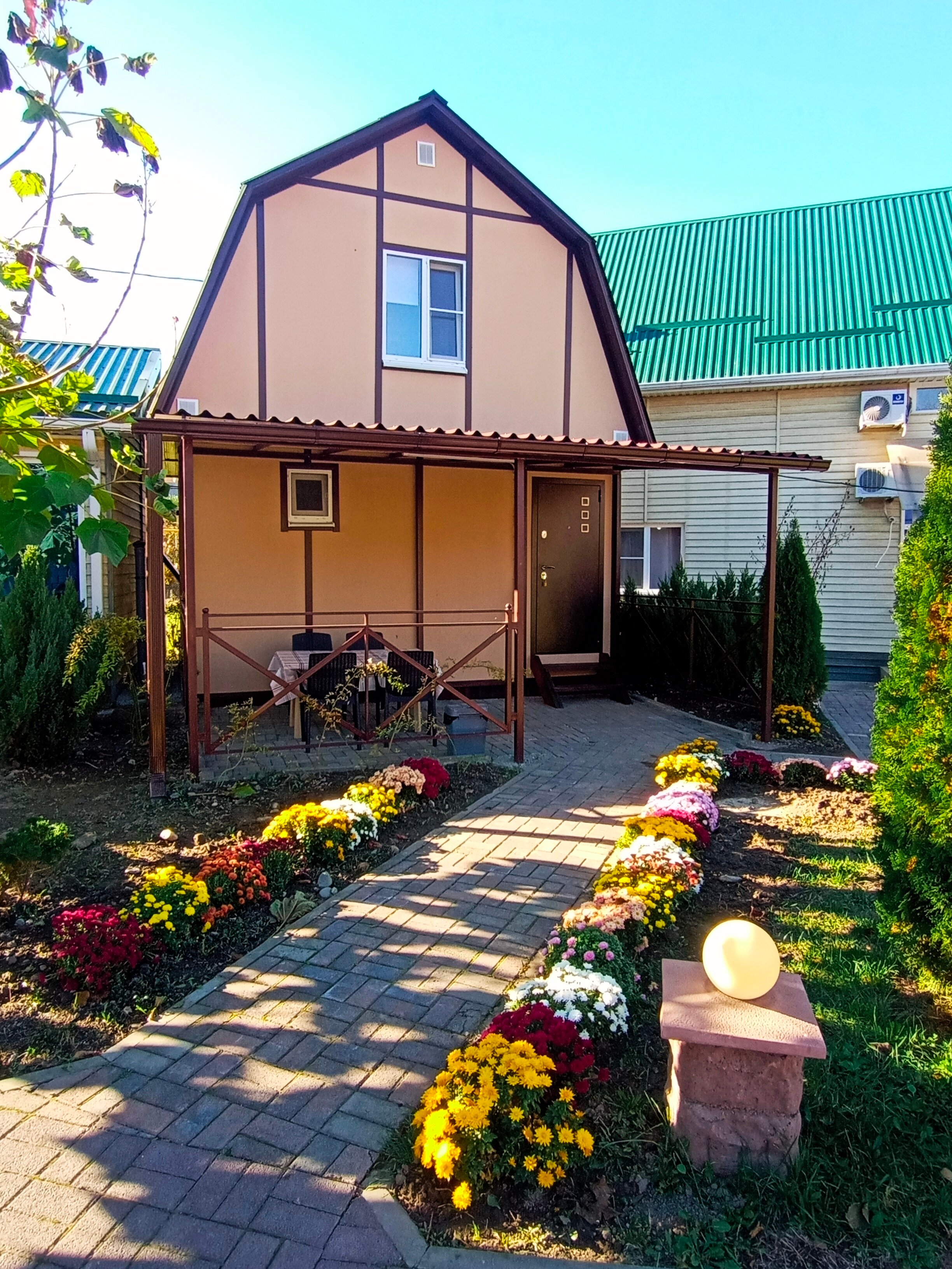 Фото отеля 2