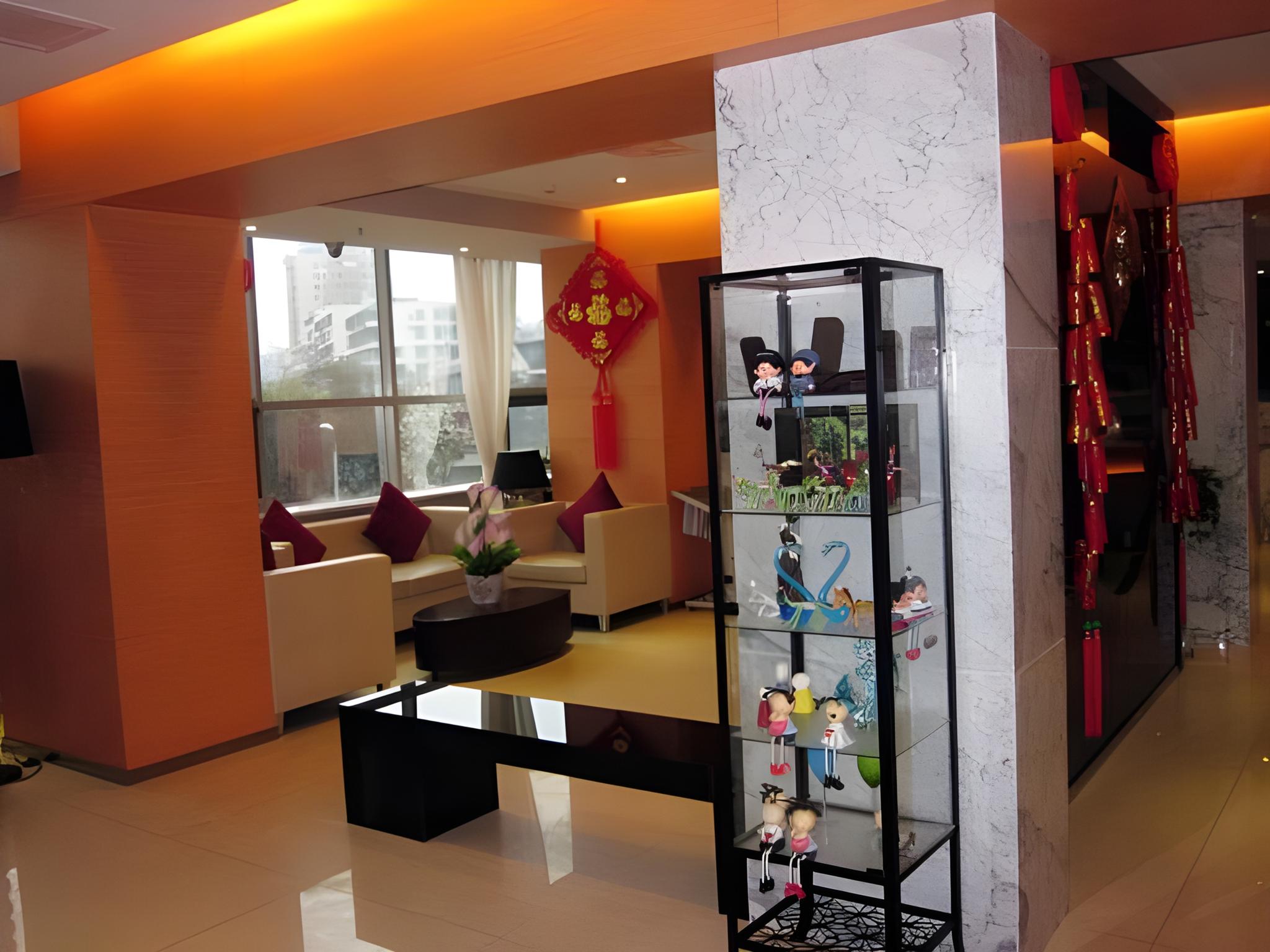 Фото Jinjiang Inn Guiyang Wenchang Pavilion