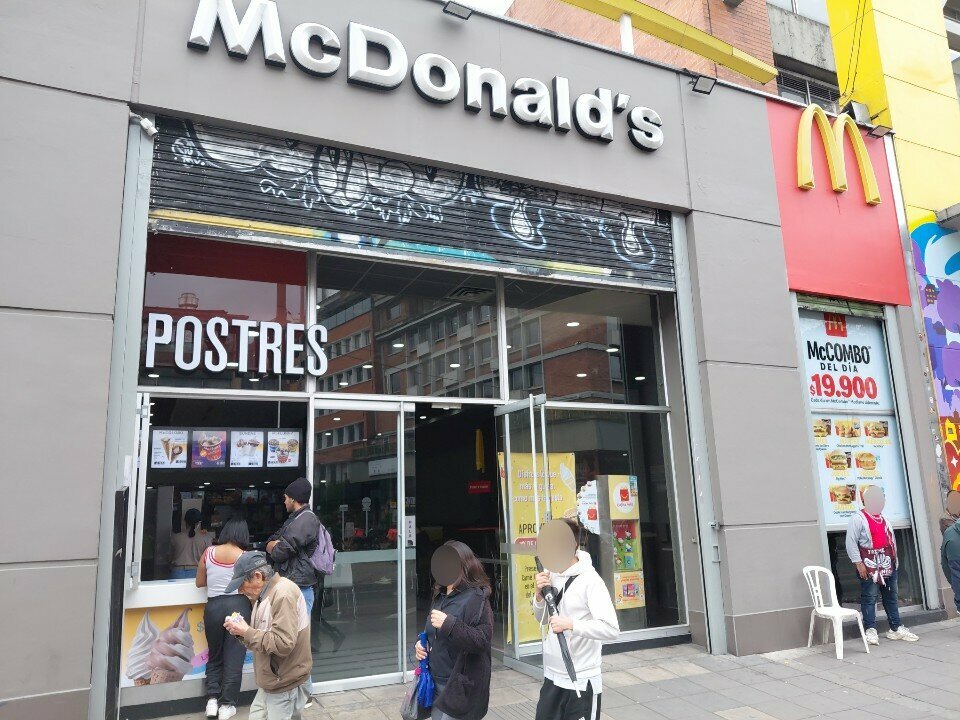 Fast food McDonald's, Bogota, photo