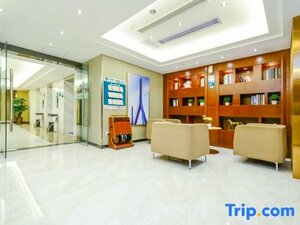 Гостиница City Comfort Inn Chongqing Yangjiaping Walking Street Light Rail Station