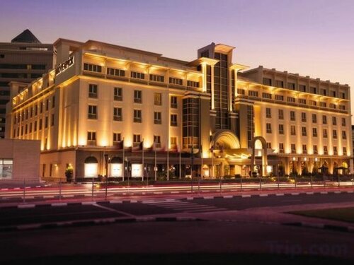 Hotel Mövenpick Hotel & Apartments Bur Dubai, Dubai, photo