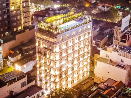 Фото Happy Life Grand Hotel & Sky Bar