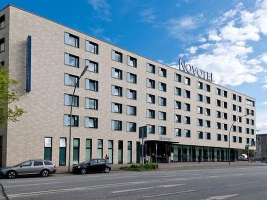 Фото Novotel Hamburg City Alster