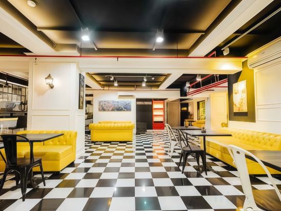 Фото Grand Darmo Suite Hotel