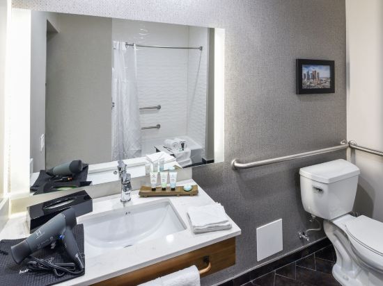 Фото Hollywood Inn Suites Hotel
