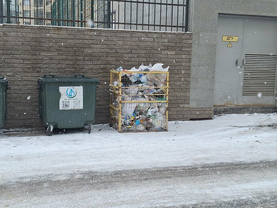 Recycling Container for Collecting Pet Bottles, Astana, photo