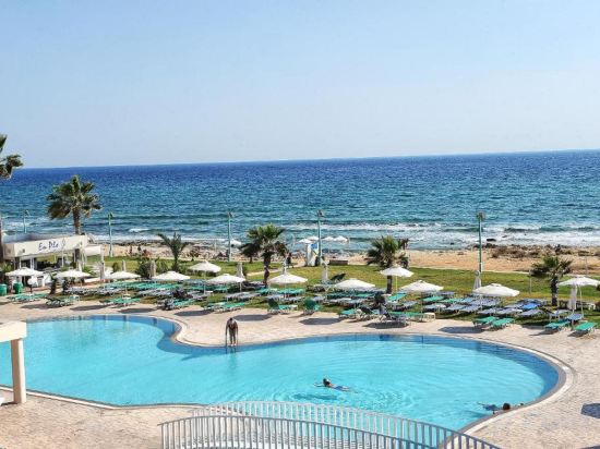 Фото Pierre Anne Beach Hotel
