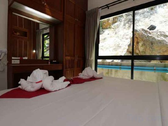 Фото Отель The Scene Cliff View Villas