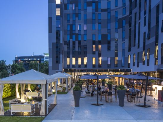 Фото Falkensteiner Hotel Belgrade