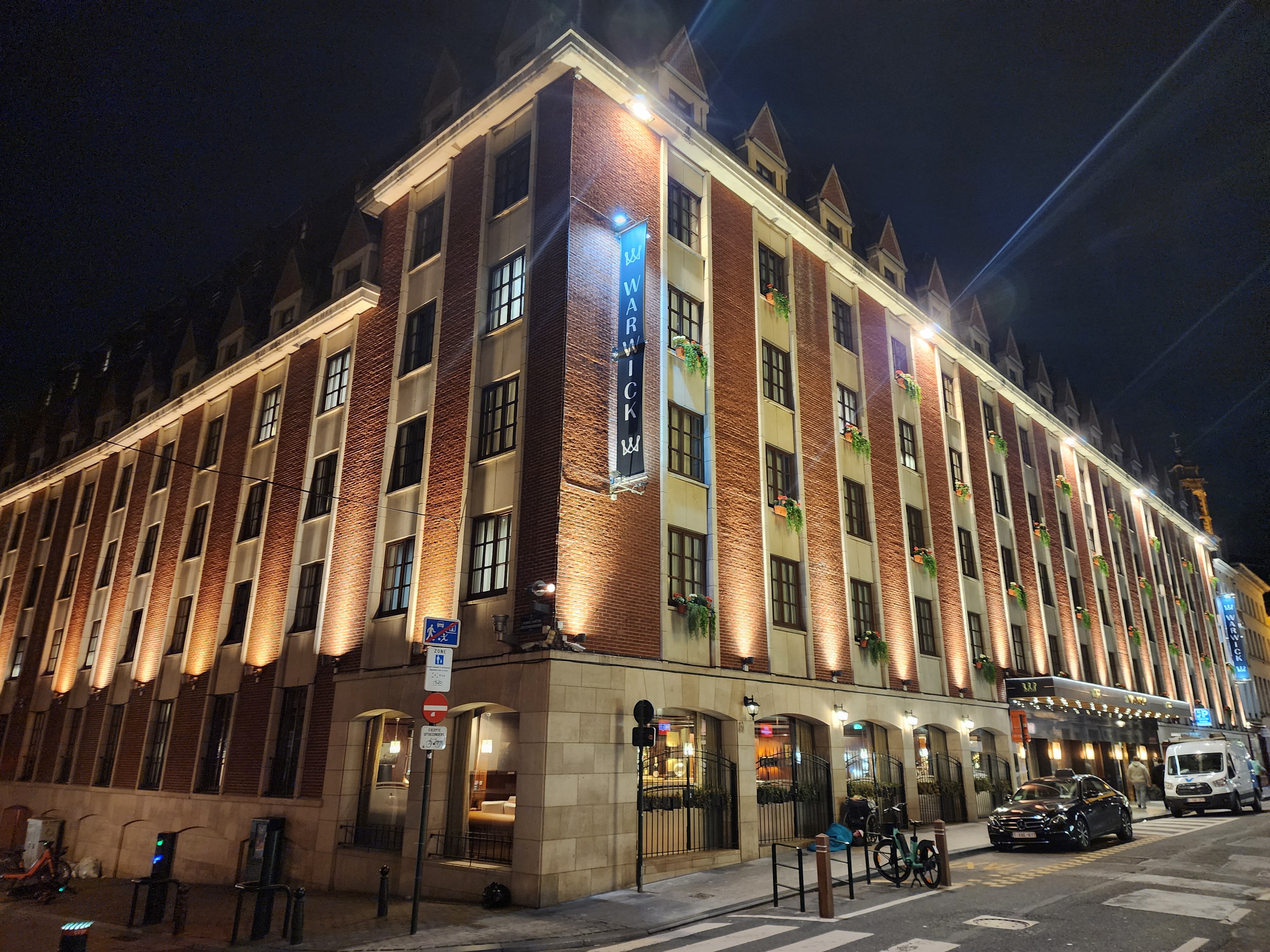 Фото Warwick Grand Place Brussels