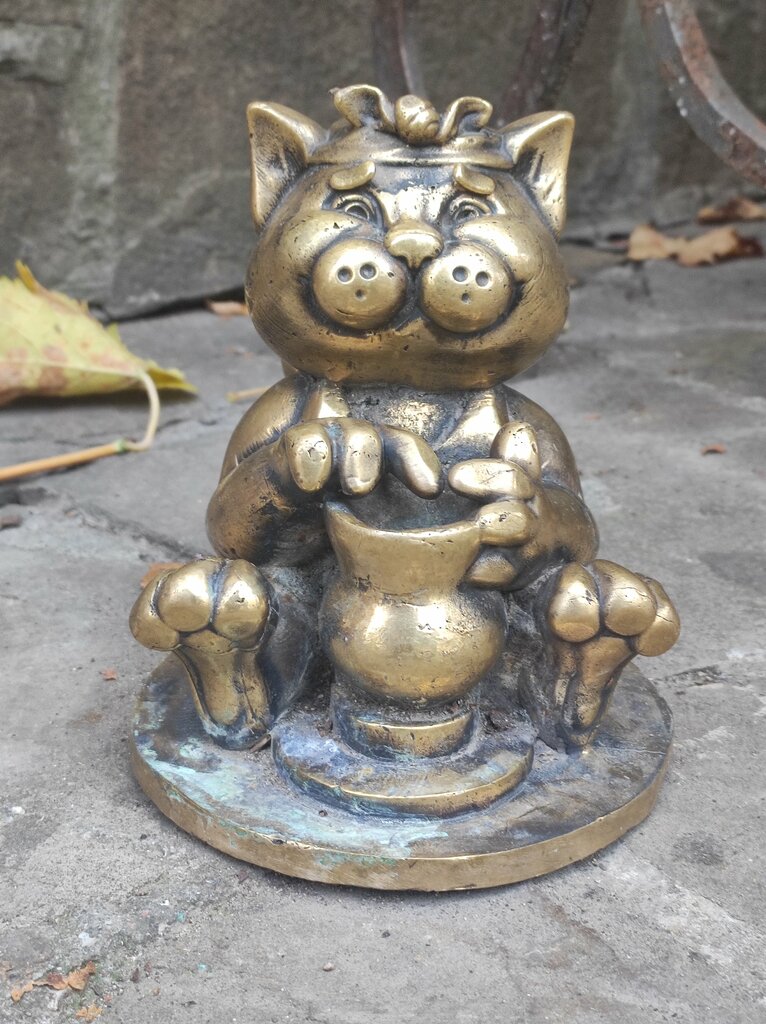 Genre sculpture Кот гончар, Evpatoria, photo