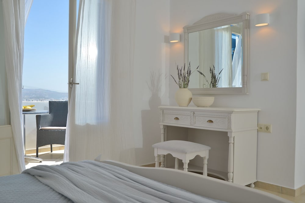 Фото Hotel Mediterranean