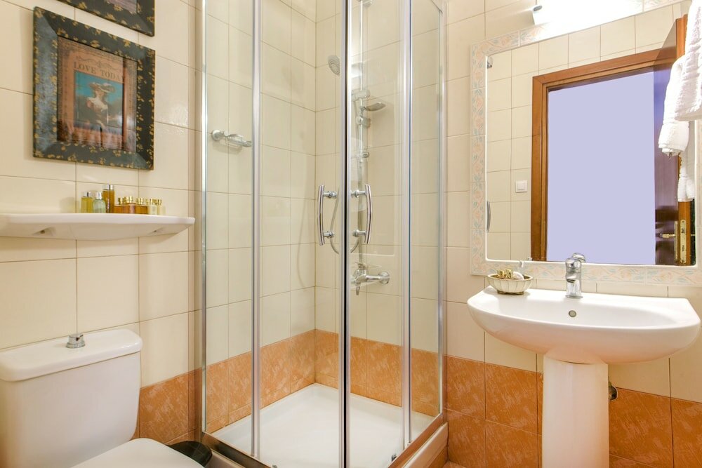 Фото Leandros Hotel