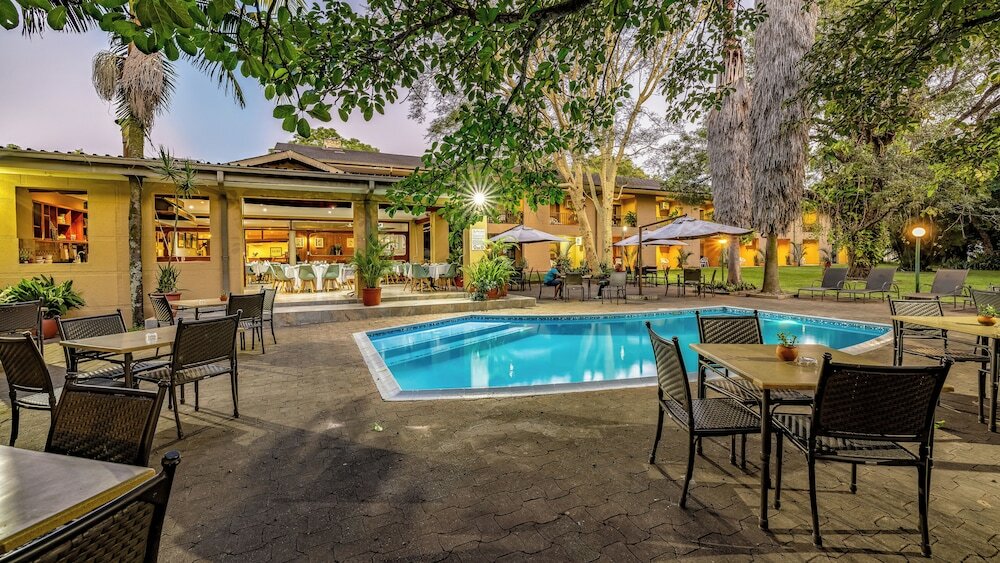 Фото Hotel Numbi and Garden Suites