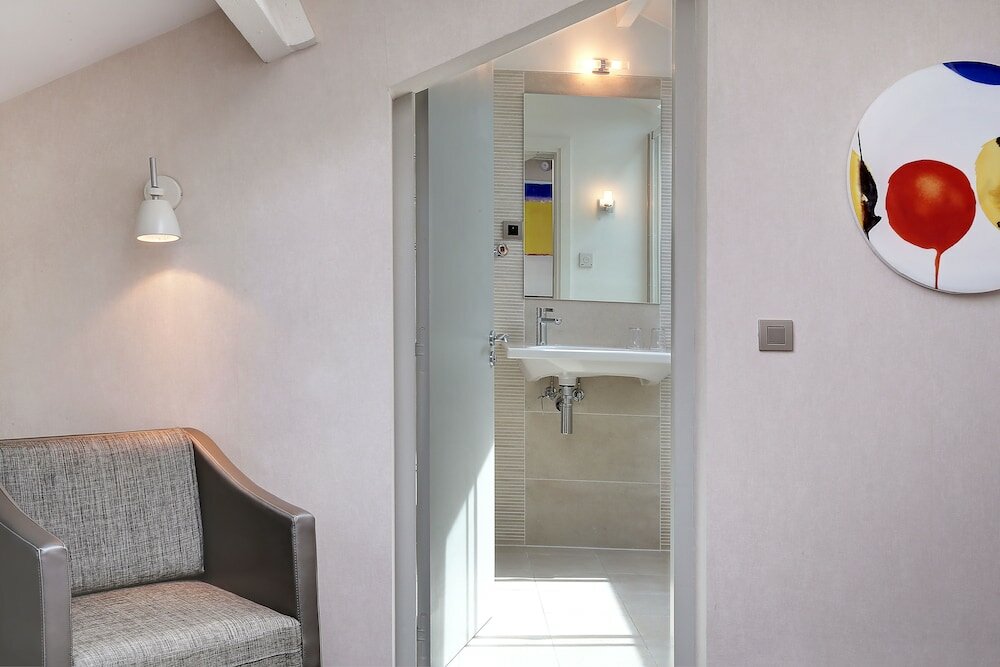 Фото Hôtel A La Villa des Artistes