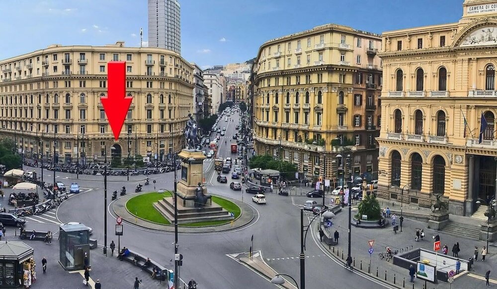 Фото Piazza Bovio 22