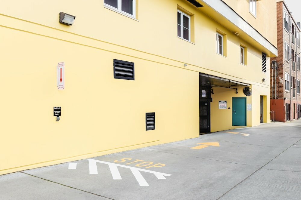 Фото Mediterranean Inn