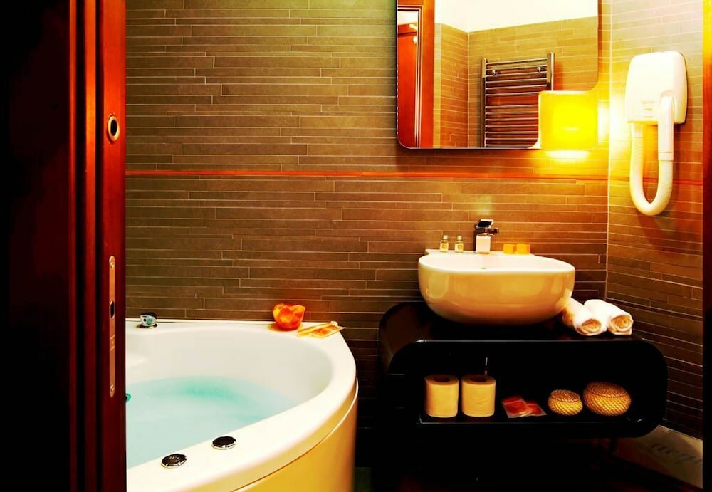 Фото Orange Hotel