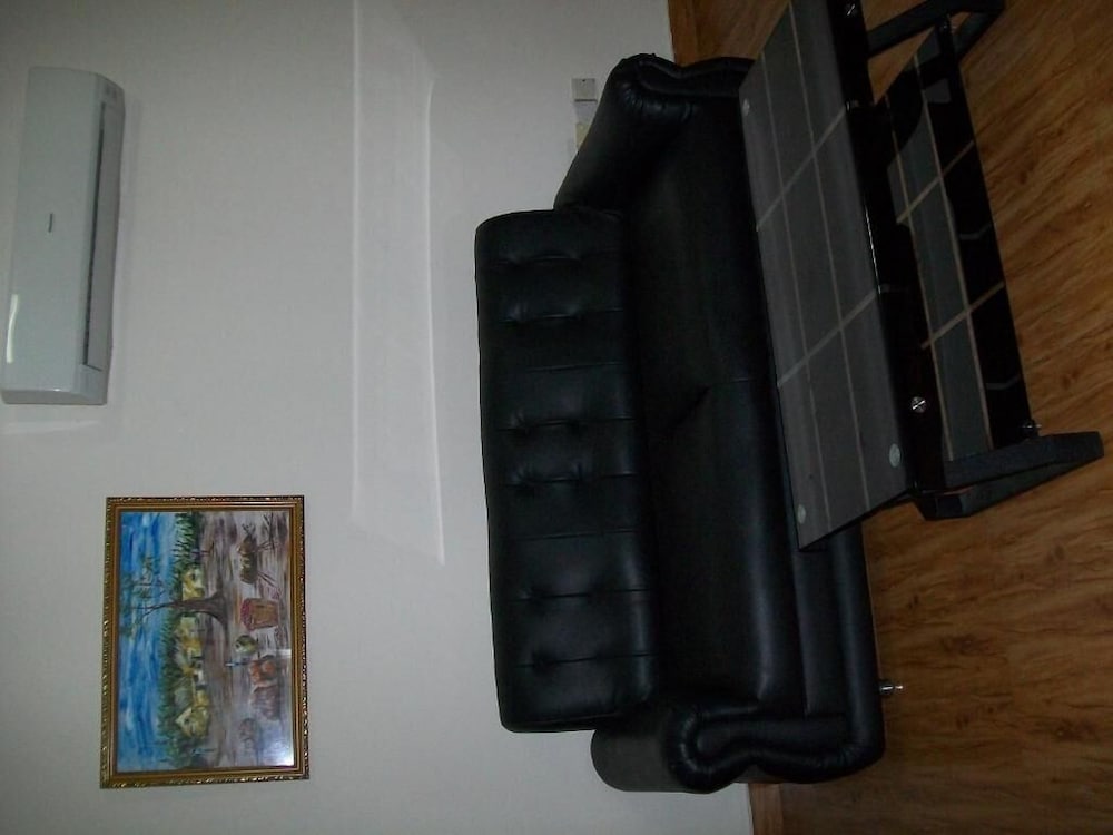 Фото Ampomaah Hotel