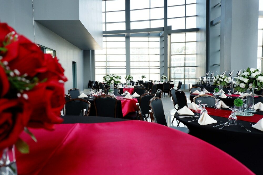 Фото Valero Grand Suites by Swiss-Belhotel Makati