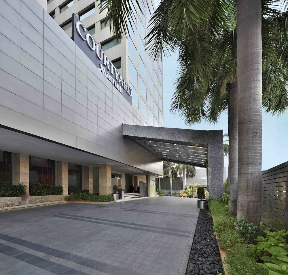 Фото Courtyard by Marriott Chennai