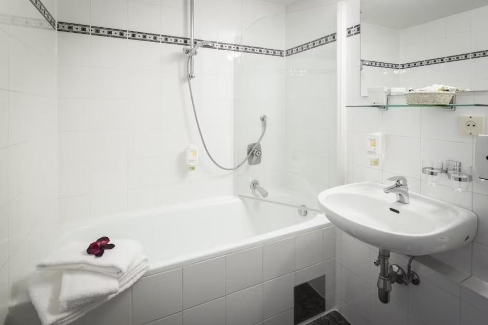 Фото Hotel Enziana Wien