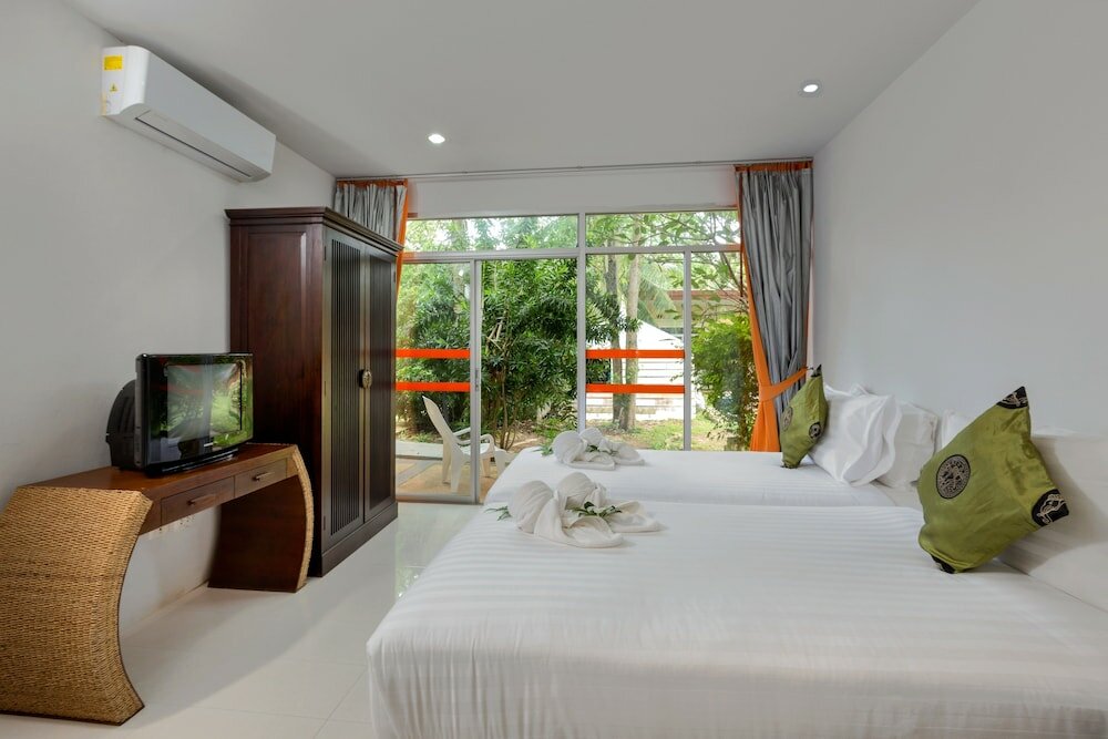Фото Phuket Sea Resort