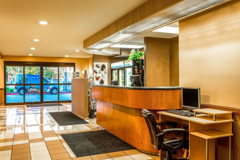 Фото Ramada by Wyndham Salt Lake City