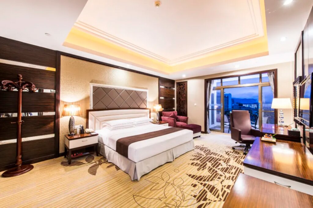 Фото Country Garden Phoenix Hotel Lechang