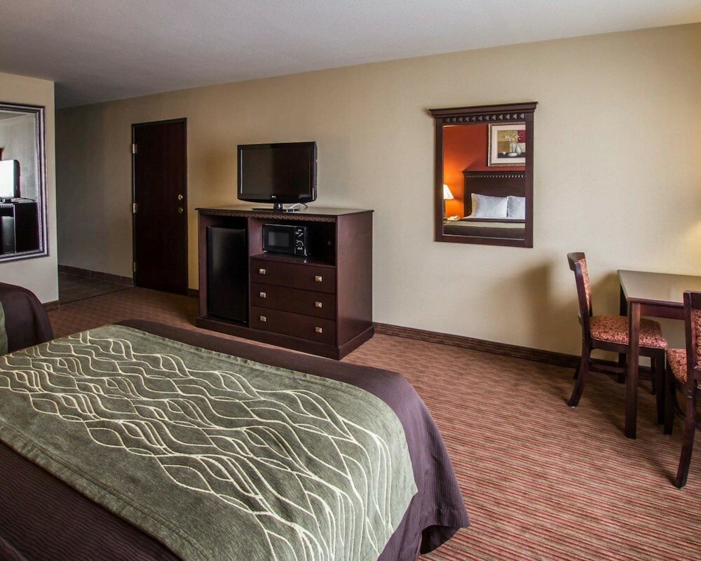 Фото Comfort Inn West