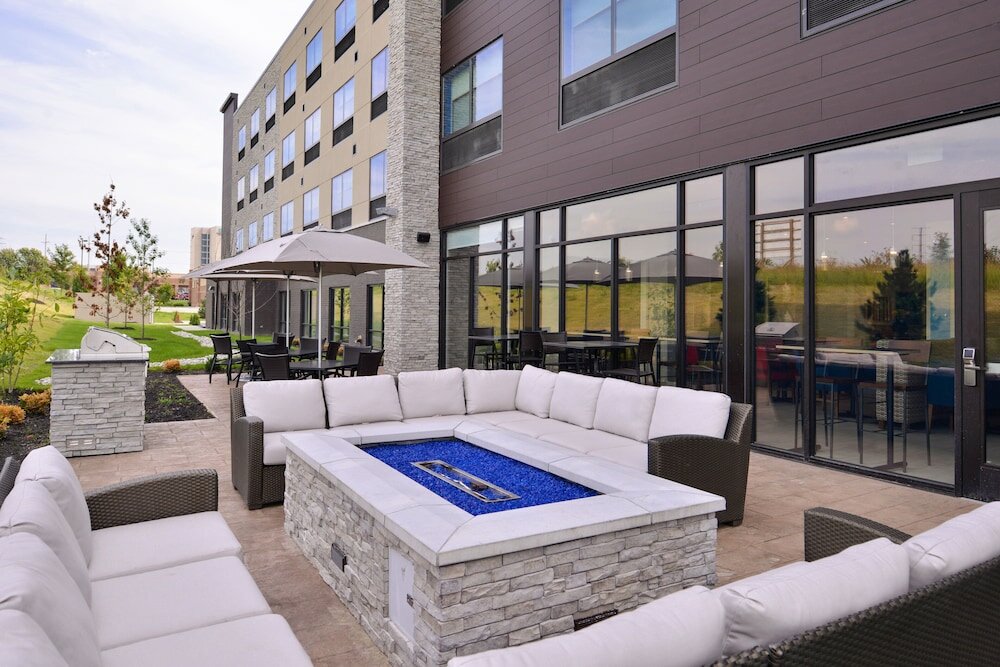 Фото Holiday Inn Express & Suites Olathe West, an Ihg Hotel