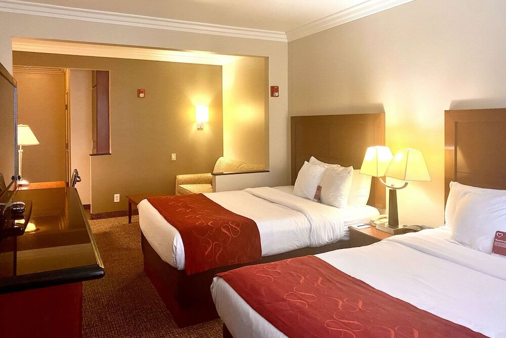 Фото Comfort Suites Oceanside Camp Pendleton Area